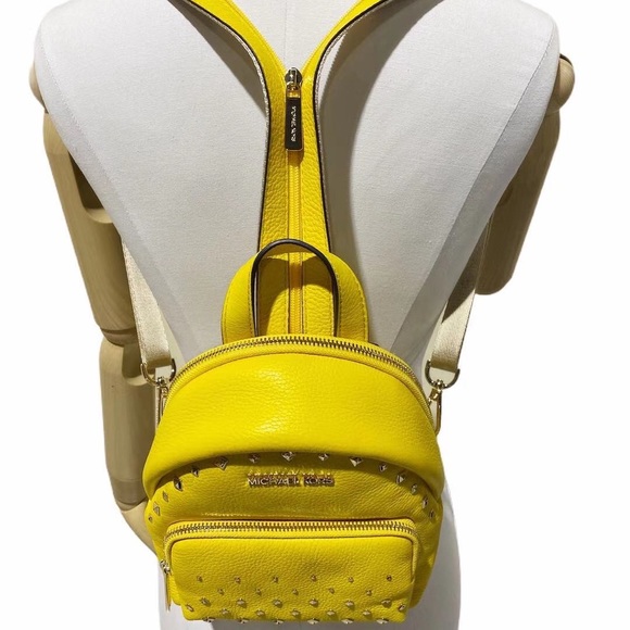 Bundle Michael Kors Convertible Backpack + wallet - Picture 11 of 16